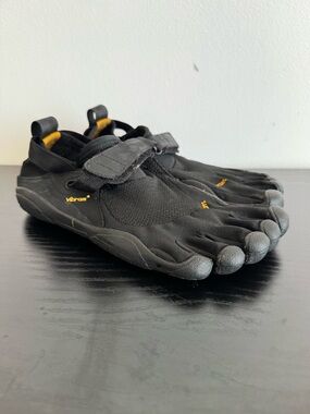 Vibram FiveFingers Black Toe Shoes